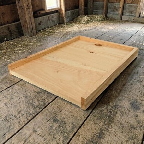 Beehive bottom board